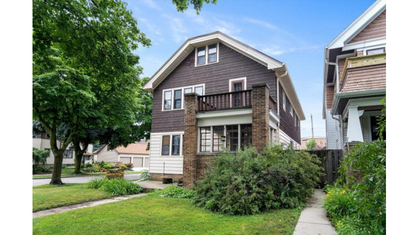 929 E Townsend St 931 Milwaukee, WI 53212 by Riverwest Realty Milwaukee $329,999