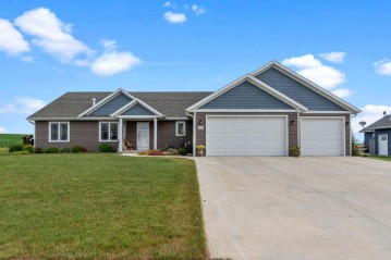 980 Partridge Ln, Lomira, WI 53048-9384