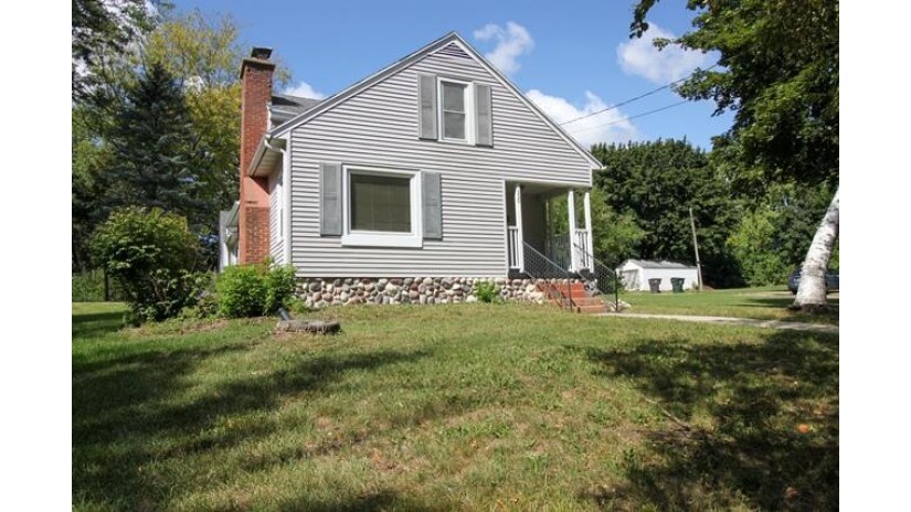 330 S Summit St Whitewater, WI 53190 by Tincher Realty $239,900