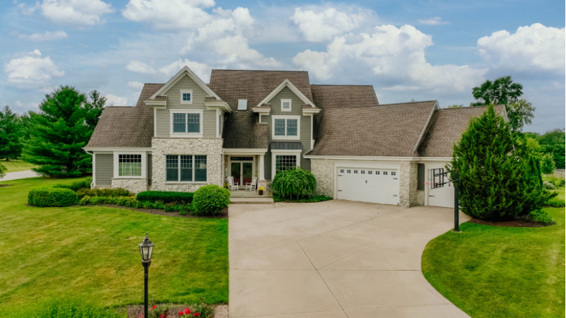 256 Legend Heights Ct Wales, WI 53183 by Shorewest Realtors $1,315,000