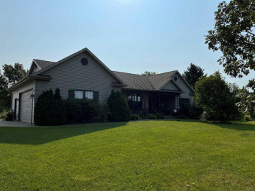 6176 County Road T, Vinland, WI 54904