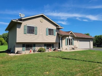 560 S Mill St, Kingston, WI 53939