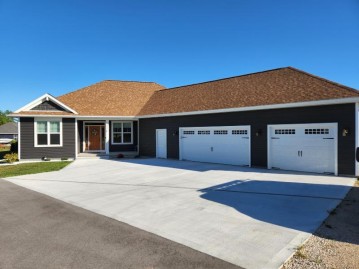 325 Blackberry Dr, Waldo, WI 53093-1363