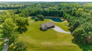 38285 Sunset Dr, Summit, WI 53066-8646