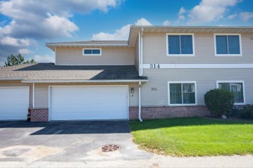 314 Brookside Dr 1, Mayville, WI 53050-2841