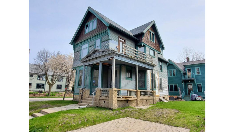 2046 N 2nd St Milwaukee, WI 53212 by TerraNova Real Estate $265,900