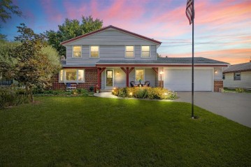 W132S6990 Fennimore Ln, Muskego, WI 53150-3307