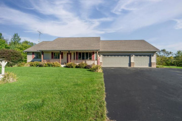 17930 Mueller Rd, Schleswig, WI 53042-3411