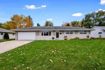 737 E Kilbourn Ave, West Bend, WI 53095