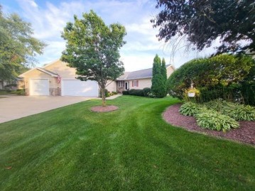 545 Country Ln 16, Cambridge, WI 53523