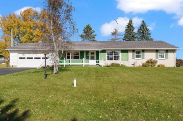 W6390 E Oak St, Kingston, WI 53926