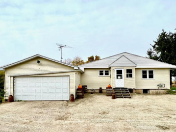 W7375 County Road J, Clyman, WI 53039-9730