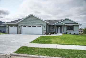 218 N 6th St, Sheboygan Falls, WI 53085