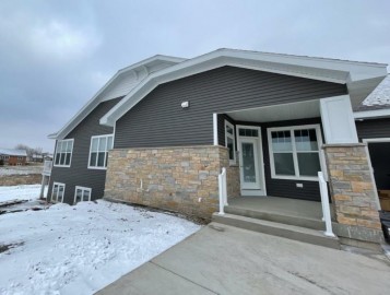 3096 Bronze Leaf Ln, Sun Prairie, WI 53590