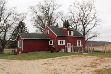 W3282 County Road T, Farmington, WI 54644-9141