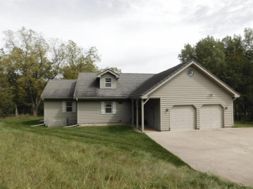 4041 Plank Rd, Eden, WI 53543