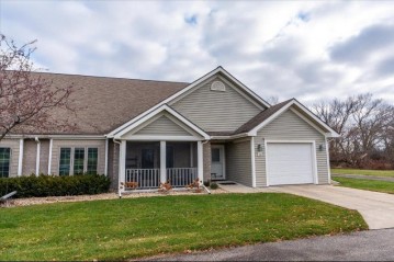 113 Waverly Dr, Cambridge, WI 53523