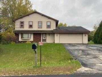 1013 Fairfield Ln, Farmington, WI 53090