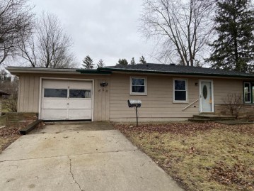 620 Seitz Ave, Mayville, WI 53050