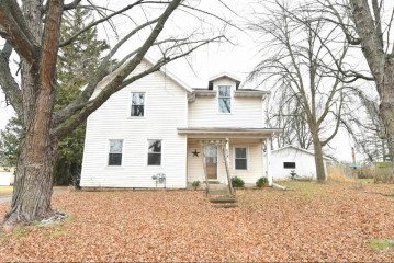 654 N Main St, Mayville, WI 53050