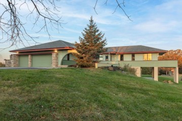 W5114 Knobloch Rd, Shelby, WI 54601-2461