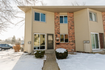 W170N11451 Armada Dr, Germantown, WI 53022-3269