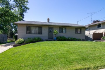 309 E Arcade Ave, Watertown, WI 53098-1907