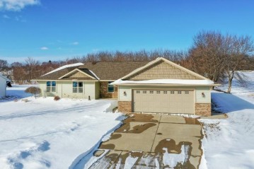 3049 Valley Creek Drive, Green Bay, WI 54311-5995