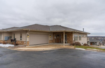 1501 Blue Grass Dr, Waunakee, WI 53597