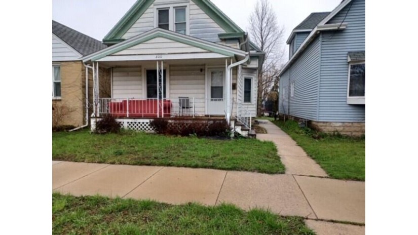 820 Michigan Ave South Milwaukee, WI 53172 by Overland Realty $199,900