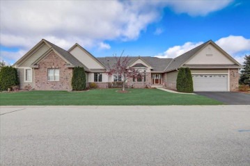 107 Eagles Cove Cir, North Prairie, WI 53153-9627