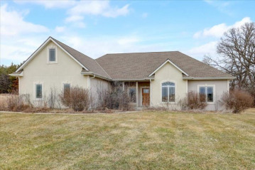 S43W32660 Kettlefield Ct, Genesee, WI 53189-9146