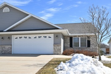 740 Chief Kewaskum Pl, Kewaskum, WI 53040-9364