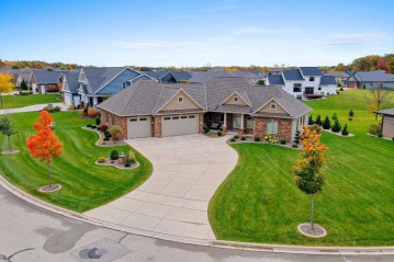 2820 Creekwood Circle, Bellevue, WI 54311