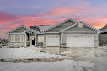 2016 Damascus Tr, Cottage Grove, WI 53527