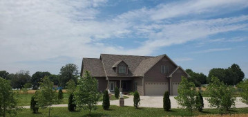 W5696 Ecker Lakeland Dr, Stockbridge, WI 53014