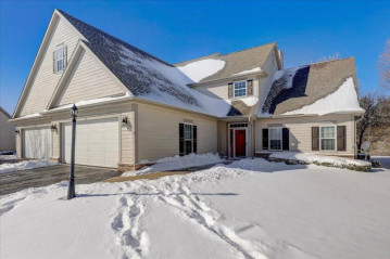 411 Cobblestone Ct, Slinger, WI 53086