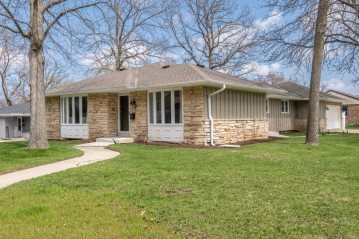 5160 N Detrie Ct, Butler, WI 53007-1216