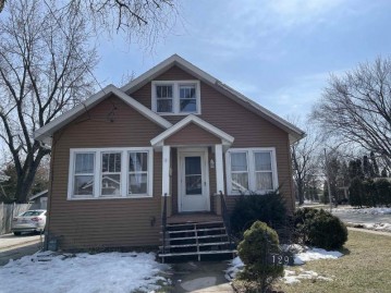 129 W 19th Avenue, Oshkosh, WI 54902-6941