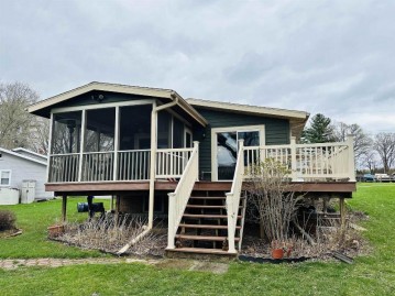 S7626 Walleye Ln, Merrimac, WI 53561