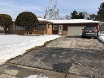 5402 N Dexter Ave, Glendale, WI 53209-5042