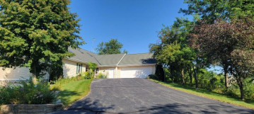 5847 Chapel Hill Dr, Wayne, WI 53090-9446