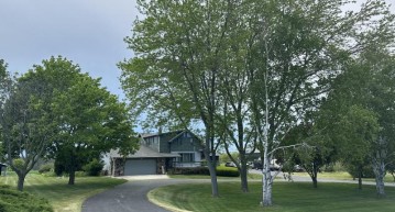 N8110 Brookdale Rd, Herman, WI 53083