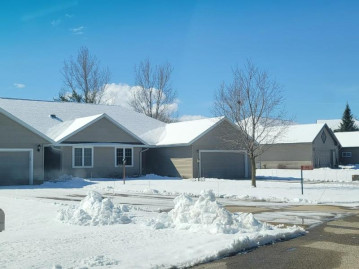 W6611 Chipper Circle, Marion, WI 54982