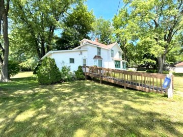 636 North St E, Suring, WI 54174