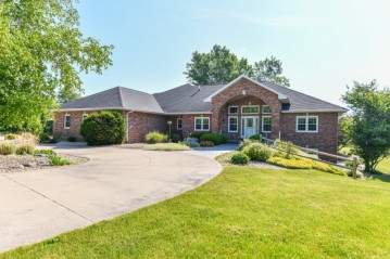 4218 N Hall Rd, Johnstown, WI 53190-3541