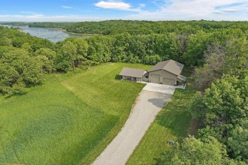 N7084 Mccabe Rd, Sugar Creek, WI 53121