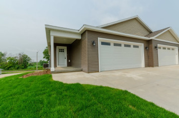 704 Laurie Ann Cir, Watertown, WI 53098