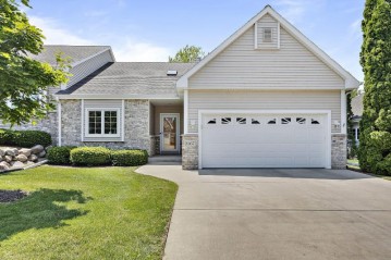 2367 Caribou Ln, Grafton, WI 53024