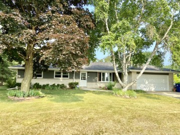 6559 N Sandy Acre Rd, Trenton, WI 53090-2832